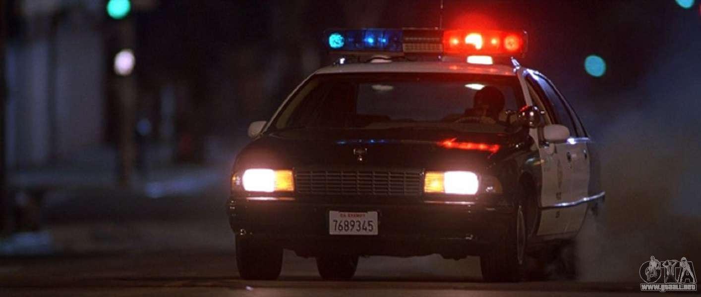 Полицейская машина уезжает. Chevrolet Caprice 9c1 Police. Шевроле каприз полиция 1991. Chevrolet Caprice 2006 Police. Проблесковые маячки полиции США.