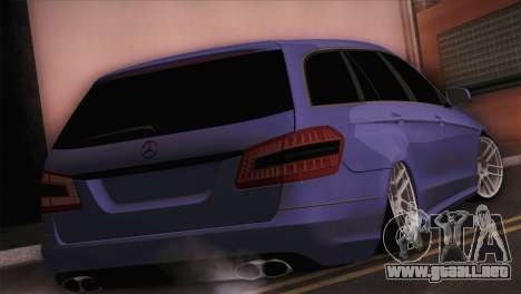 Mercedes-Benz W212 para GTA San Andreas