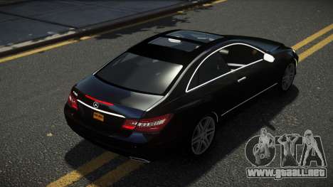 Mercedes-Benz E500 Lozvey para GTA 4