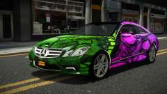 Mercedes-Benz E500 Lozvey S1 para GTA 4