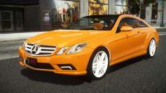 Mercedes-Benz E500 XM para GTA 4