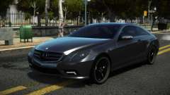 Mercedes-Benz E500 NC para GTA 4