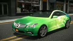 Mercedes-Benz E500 Lozvey S12 para GTA 4