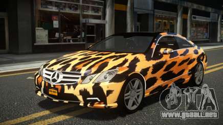 Mercedes-Benz E500 Lozvey S4 para GTA 4