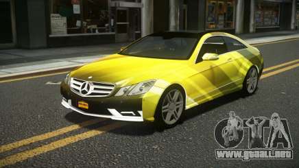 Mercedes-Benz E500 Lozvey S13 para GTA 4