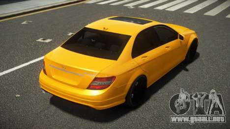 Mercedes-Benz C180 AMG Grimiy para GTA 4