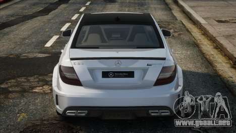 Mercedes-Benz C63 AMG Serie Negra para GTA San Andreas