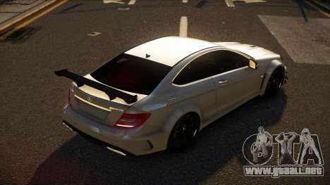 Mercedes-Benz C63 AMG Batruniyo para GTA 4