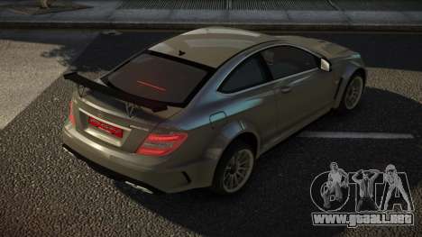 Mercedes-Benz C63 AMG Volfer para GTA 4