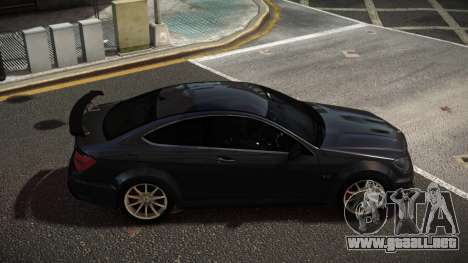 Mercedes-Benz C63 AMG Mitusha para GTA 4