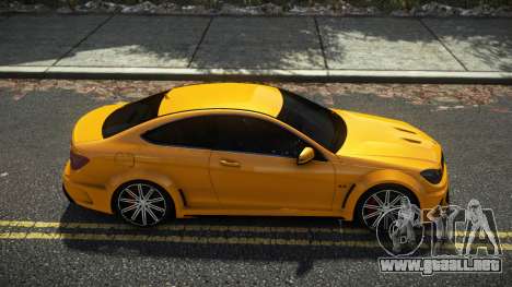 Mercedes-Benz C63 AMG Chuzaly para GTA 4