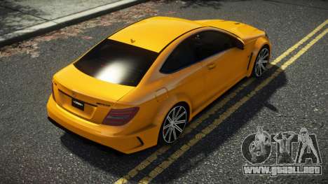Mercedes-Benz C63 AMG Chuzaly para GTA 4