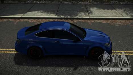 Mercedes-Benz C63 AMG Larex para GTA 4