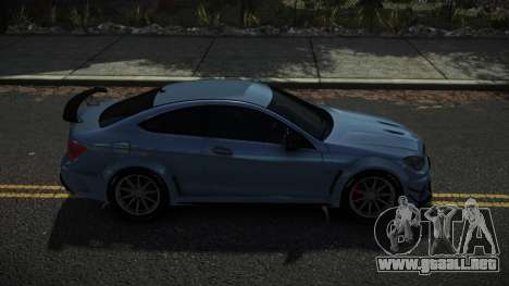 Mercedes-Benz C63 AMG Axury para GTA 4