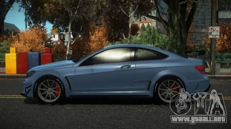Mercedes-Benz C63 AMG Axury para GTA 4