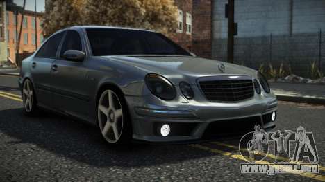 Mercedes-Benz E63 AMG Ofejuk para GTA 4