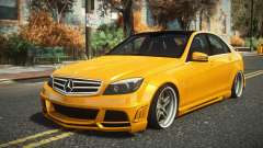 Mercedes-Benz C63 AMG Largu para GTA 4