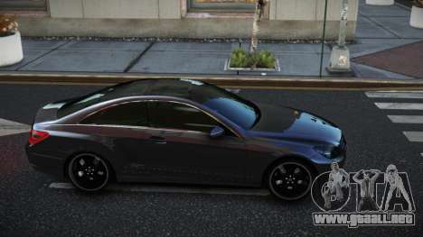 Mercedes-Benz E500 Renxa para GTA 4