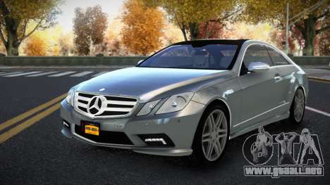 Mercedes-Benz E500 Ganexphia para GTA 4