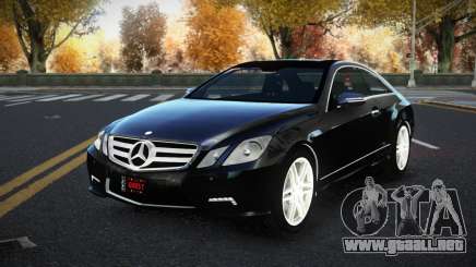 Mercedes-Benz E500 Tazakiyu para GTA 4