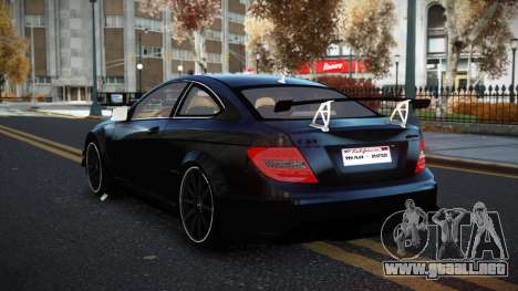 Mercedes-Benz C63 AMG Wecjoziw para GTA 4
