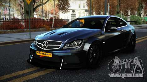 Mercedes-Benz C63 AMG Huoqe para GTA 4
