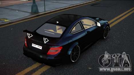 Mercedes-Benz C63 AMG Wecjoziw para GTA 4