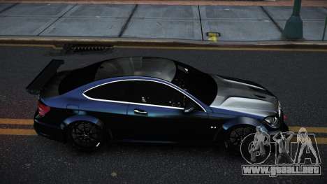 Mercedes-Benz C63 AMG Huoqe para GTA 4