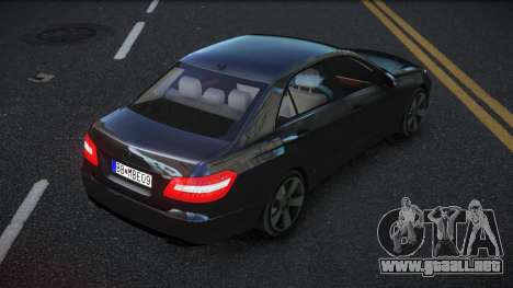 Mercedes-Benz E63 AMG Kipofil para GTA 4