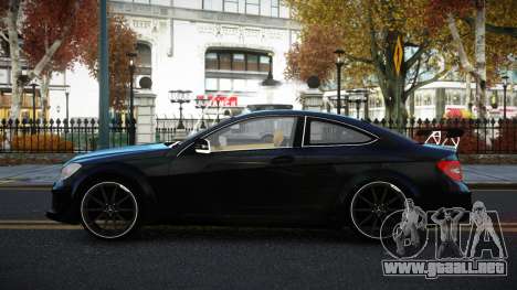 Mercedes-Benz C63 AMG Wecjoziw para GTA 4