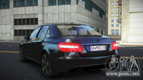 Mercedes-Benz E63 AMG Kipofil para GTA 4