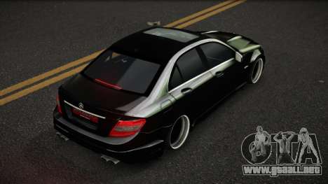 Mercedes-Benz C63 AMG Kecu para GTA 4