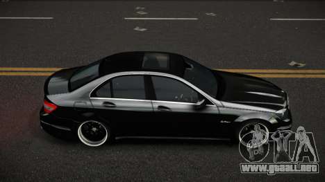 Mercedes-Benz C63 AMG Kecu para GTA 4