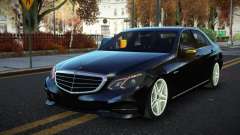 Mercedes-Benz E63 AMG Qanyid para GTA 4