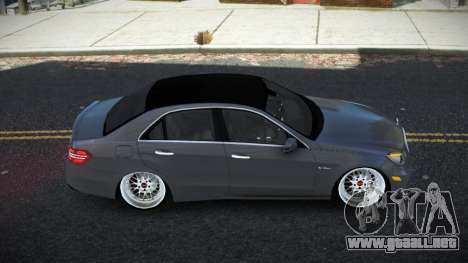 Mercedes-Benz E63 AMG Delvoyame para GTA 4