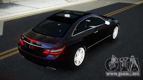Mercedes-Benz E500 Qowi para GTA 4