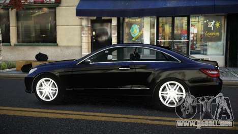 Mercedes-Benz E500 Qowi para GTA 4