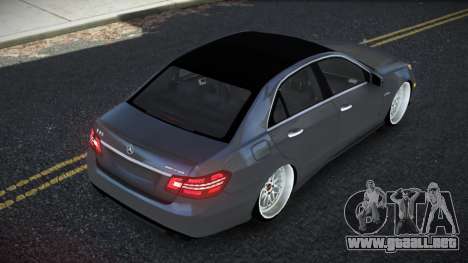 Mercedes-Benz E63 AMG Delvoyame para GTA 4