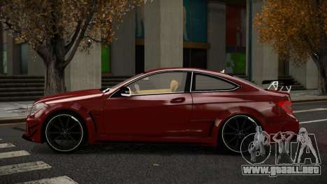 Mercedes-Benz C63 AMG Teni para GTA 4