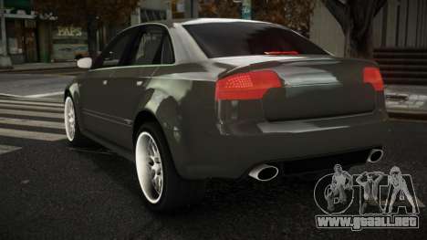 Audi RS4 Pusyomiji para GTA 4