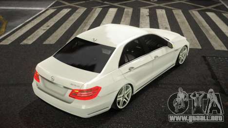 Mercedes-Benz E63 AMG Sujjif para GTA 4