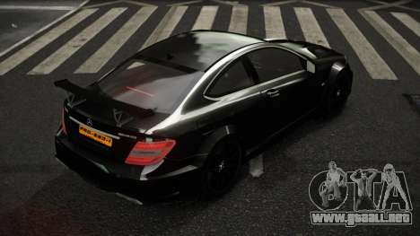 Mercedes-Benz C63 AMG Ladezoze para GTA 4