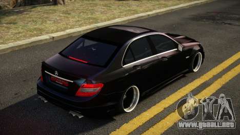 Mercedes-Benz C63 AMG Vaqasov para GTA 4