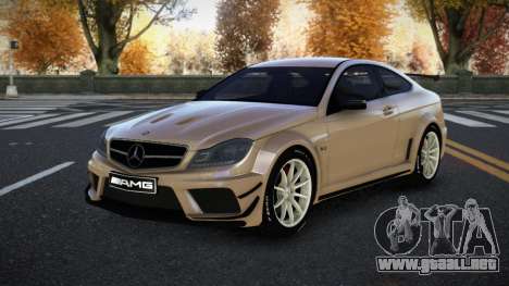 Mercedes-Benz C63 Bejukel para GTA 4