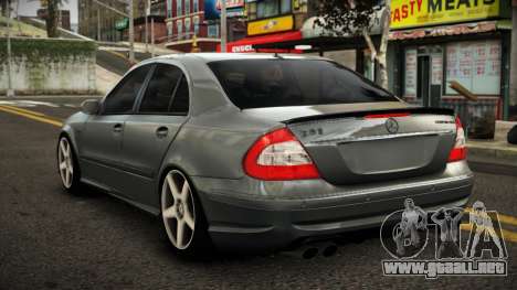 Mercedes-Benz E63 AMG Qurayedi para GTA 4