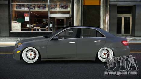Mercedes-Benz E63 AMG Qeja para GTA 4