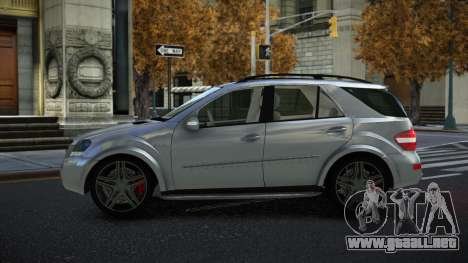 Mercedes-Benz ML63 AMG Dunkezoyo para GTA 4