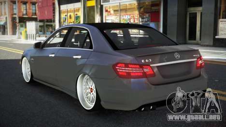 Mercedes-Benz E63 AMG Qeja para GTA 4