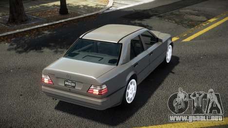 Mercedes-Benz E500 Qitunog para GTA 4