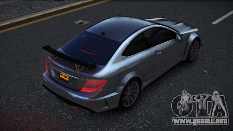 Mercedes-Benz C63 Jorrey para GTA 4